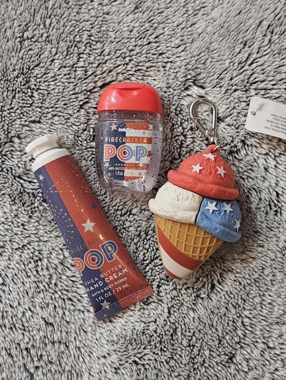 NEW (3) SET Firecracker Pop BATH & BODY WORKS Hand Care Set & Ice Cream Holder
